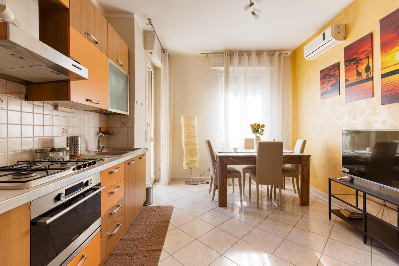 Appartamento Udine M2 Balcony Apt Milano Esterno foto